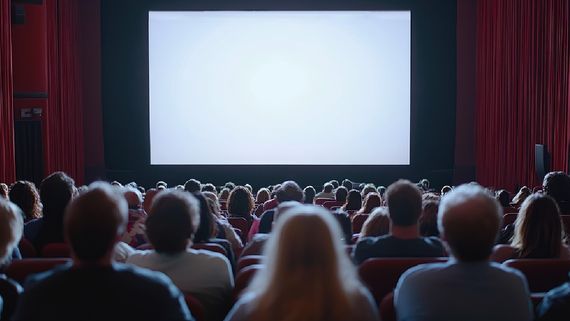 அக்கறையில்லாத பெரிய நடிகர்கள்.. தலையில் மண் அள்ளி போட்டுக் கொள்ளும் திரையரங்க உரிமையாளர்கள்!