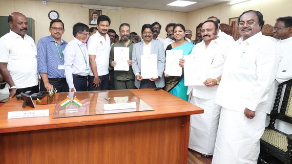 Kamal Haasan: எம்.பி. ஆன ஆண்டவர்.. அச்சோ அந்த சிரிப்பை பாருங்க.. மக்கள் நீதி மய்யத்தின் முதல் MP!