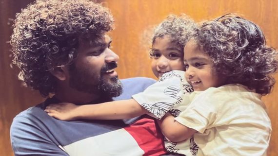 ஒரே கையில் உயிரும், உலகமும்.. நீங்கள் என்ன கலாய்க்கிறது?.. விக்னேஷ் சிவன் போட்ட செம போஸ்ட்