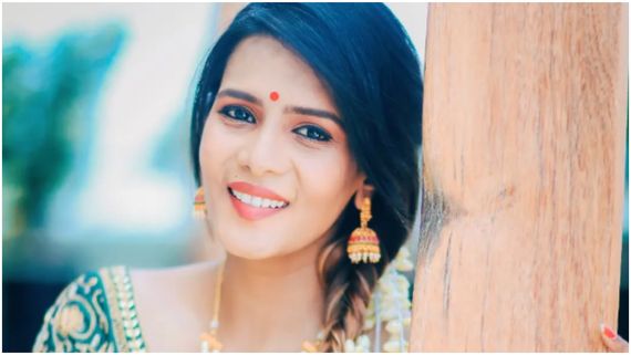 நடிகை மீரா மிதுனை கைது செய்து ஆஜர்படுத்த வேண்டும்.. நீதிமன்றம் உத்தரவு!