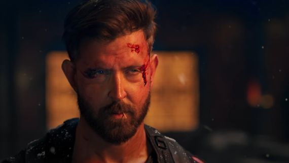 தலைகீழா நின்னு தண்ணி குடிச்சாலும் தமிழ்நாட்டில் வார் 2க்கு காத்து மேல.. காத்து கீழ தான் போலயே..