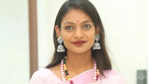 Monalisa: அடிச்சது ஜாக்பாட்.. கோடிகளில் குளிக்கிறாரா கும்பமேளா மோனாலிசா? அவரே ஓபனா பேசிட்டாரே!