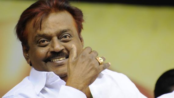 மறைந்த பின்னரும் குறையாத கேப்டனின் மவுசு.. சினிமா தொடங்கி அரசியல் வரை.. கிங் மேக்கர் விஜயகாந்த்!