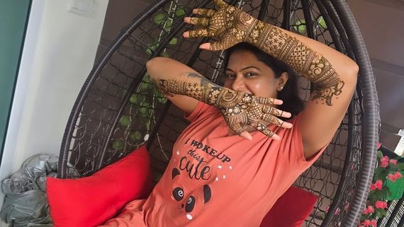 கைகள் முழுக்க மருதாணி.. Fire ரச்சிதா மகாலட்சுமி வீட்டில் விசேஷம்.. கலக்குறாங்க.. என்ன ஃபங்ஷன்?