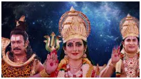  கவர்ச்சி நடிகை அம்மனாக நடிக்கக்கூடாதா? செய்தியாளர்களிடம் எகிறிய நடிகை கஸ்தூரி!