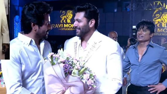 சுதா கொங்கரா மைண்ட்ல நினைக்கிறதே அப்படியே சொல்றேன்.. சிவகார்த்திகேயன் செம கலாய்!