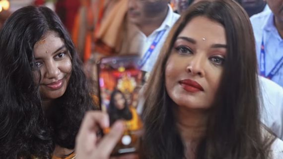 Ganesh Chaturthi: மகளுடன் விநாயகர் சதுர்த்தி கொண்டாடிய ஐஸ்வர்யா ராய்.. கூட்டத்திலும் அவ்வளவு பொருமை!