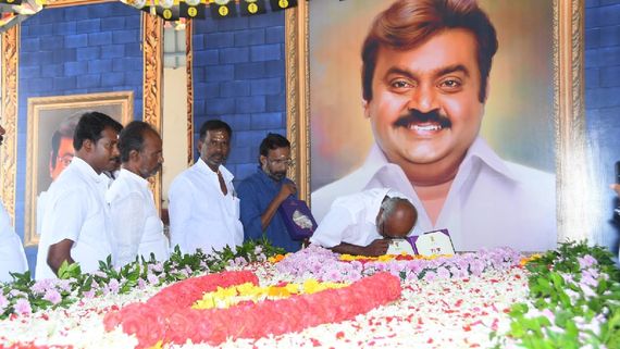 தேசிய விருதை வாங்கிவிட்டு.. கேப்டன் நினைவிடத்துக்கு ஓடோடி வந்த MS பாஸ்கர்.. என்ன மனுசன்யா!