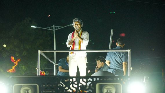 விஜய்யின் மதுரை மாநாட்டிலேயே மனம் பதறியது.. கரூர் துயர சம்பவம்.. இயக்குநர் வேதனை