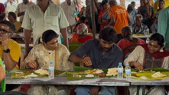 என்னது ஃபோட்டோ எடுக்கலையா?.. சொந்த ஊர் மக்களுக்கு இட்லி கடை தனுஷ் என்ன செஞ்சிருக்காரு பாருங்க!