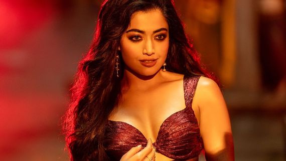 சிரித்து சிக்கிக் கொண்ட ராஷ்மிகா மந்தனா.. எல்லாம் டும் டும் டும் விஷயம் தான்.. கடைசியில் தான் ஹைலைட்!