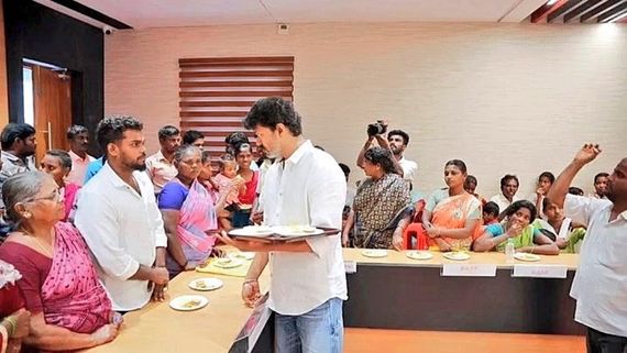 இளச்சு போய்.. பைத்தியக்காரர் மாதிரி இருந்தாரு விஜய்..  கோடி கொடுத்தாலும்.. மகனை இழந்த தந்தை உருக்கம்