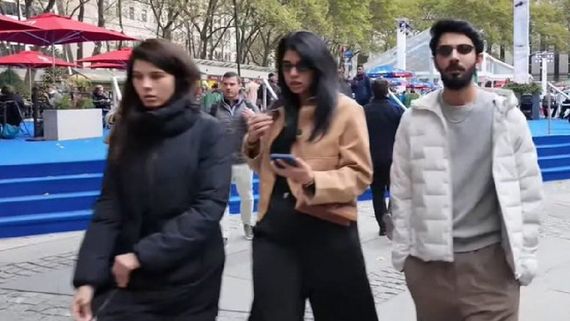 ஆயிரத்தெட்டு வேலை இருந்தாலும்.. காவ்யா மாறன் உடன் அனிருத் அமெரிக்காவில் என்ன பண்றாரு பாருங்க!