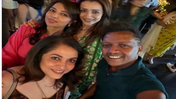 வீக் என்ட் பார்ட்டி?.. திரிஷா, ரம்யா கிருஷ்ணன்னு நட்சத்திர பட்டாளமே இருக்கே.. நேற்றிரவு பாரில் ஆட்டம்?