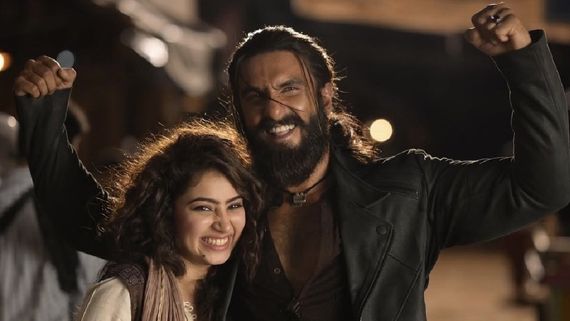 கூலி வசூலை முந்திய துரந்தர்.. 500 கோடி கிளப்பில் ரன்வீர் சிங் படம்.. காந்தாரா வசூலை முந்துமா?