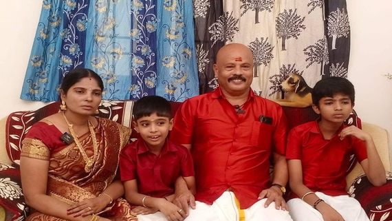 வரதட்சணை தர முடியாமல் நின்ற பெண்.. தாலி கட்ட மறுத்த நண்பர்.. திருமணம் செய்த காதல் பட நடிகர்