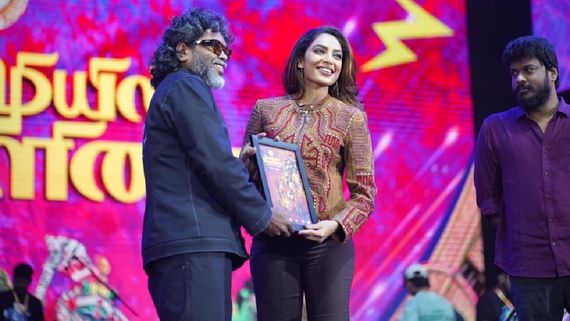 பா. ரஞ்சித் மேடையில் நாக சைதன்யாவின் 2வது மனைவி சோபிதா துலிபாலா.. அடடே இதுதான் காரணமா?