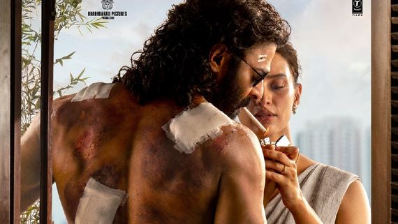 அர்த்தநாரீஸ்வரர் ஸ்டைல்.. பிரபாஸின் ‘ஸ்பிரிட்’ லுக்கில் இதை நோட் பண்ணீங்களா.. வங்கா குக்கிங்!