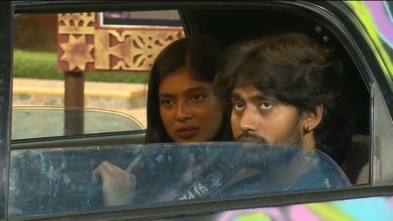 Bigg Boss Tamil 9 - சாண்ட்ராவை எட்டி உதைத்த பார்வதி.. ராட்சசியாவே மாறிட்டாங்களே..கம்ருதீன் சப்போர்ட் வேற