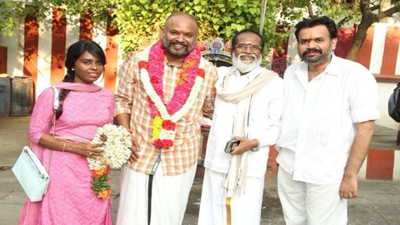 கங்கை அமரனுக்கு சரக்கு ஊத்தி கொடுத்த மகன்கள்.. வெங்கட் பிரபு, பிரேம்ஜி செய்த கூத்து.. சூப்பர் மகன்கள்