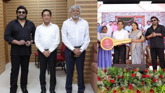 டாப் ஸ்டார் பிரசாந்தை பார்த்து எவ்ளோ நாளாச்சு.. ஜோய் ஆலுக்காஸ் 50 வீடு வழங்கும் நிகழ்ச்சியில் செம பேச்சு!