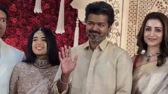 விஜய் த்ரிஷாவுடன் வந்தால் உங்களுக்கு என்ன? தளபதிக்காக நாங்க இருக்கோம்.. ரசிகர்கள் பளிச்