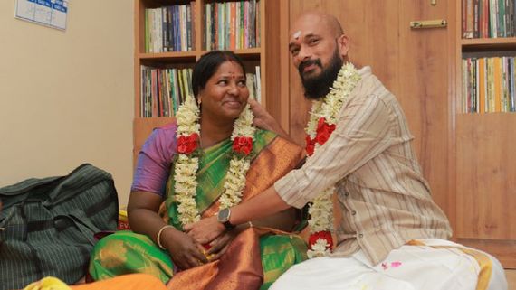 3 வயது மூத்த பெண்.. 20 வருட திருமண வாழ்க்கை.. மனைவி குறித்து எமோஷனல் போஸ்ட் போட்ட நந்தன் இயக்குநர்!