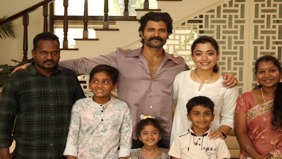 ராஷ்மிகா மந்தனா விஜய் தேவரகொண்டா வைத்த விருந்து..  கெஸ்ட் யாரு தெரியுமா?.. சூப்பர் மனசு பாஸ்