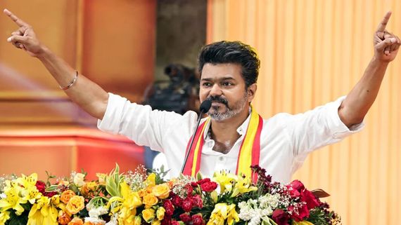 நீ நல்ல பொண்ணு.. அப்படி இப்படி கேள்விப்படக்கூடாது.. செட்டில் ஆகிடு.. சங்கீதாவுக்கு அட்வைஸ் செய்த விஜய்