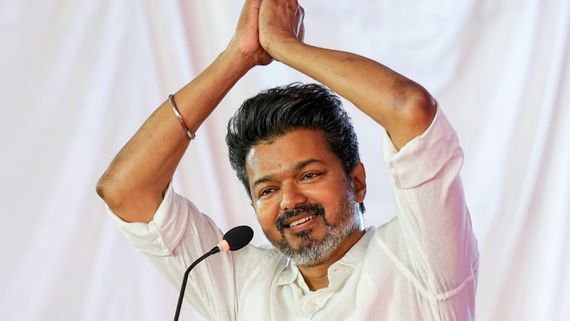 இதை மிஸ் பண்ணாதீங்க .. வாக்கு செலுத்திய பின் விஜய் ட்வீட்.. இணையத்தில் தெறிக்கவிடும் TVK Gang
