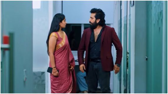 லிஃப்ட்டுக்குள் சிக்கி மயங்கி விழுந்த அஞ்சலி.. ஆபத்தில் முடிந்த மீடிட்டி.. கெட்டி மேளம்!