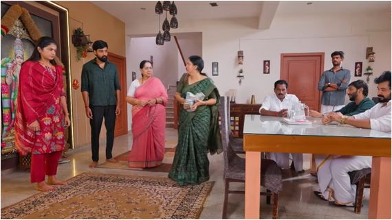 மெட்ராஸ்ல இருந்து வந்த அனாதை அவ.. ஜனனியைப் பற்றி கேவலமாகப் பேசிய குணசேகரன்.. எதிர்நீச்சல் தொடர்கிறது