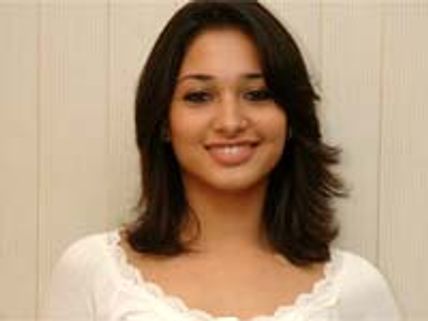 తమన్నా హాట్ కిస్ గోల