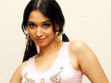 స్టార్ హీరోకు తమన్నా ట్విస్టు
