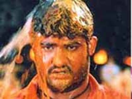 ఆకట్టుకునే మాస్‌ చిత్రం