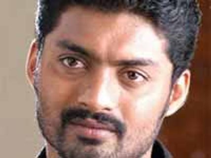 ప్రేక్షకుడు 'అసాధ్యుడు'