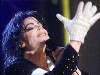 మైఖేల్ చేతి తొడుగు 31 లక్షలు!!