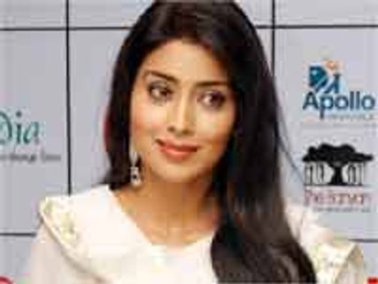 సూపర్ స్టార్ రజనీ ఫ్యామిలితో శ్రియకి లింకుందా!