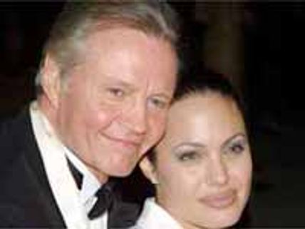 తండ్రీకూతుళ్లను కలిపిన ఆ సూపర్ హీరో