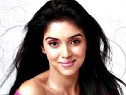 పాపం అసిన్ కి  మిగిలింది అయోమయమే