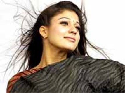 ప్రభుదేవా భార్య భయంతోనే...నయనతార
