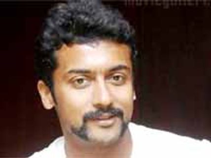 హీరో సూర్య, సన్నిహితుల ఇళ్లపై ఐటి దాడులు