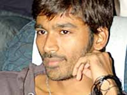 రజనీ మామయ్య మెచ్చిన అల్లుడు: ధనుష్!