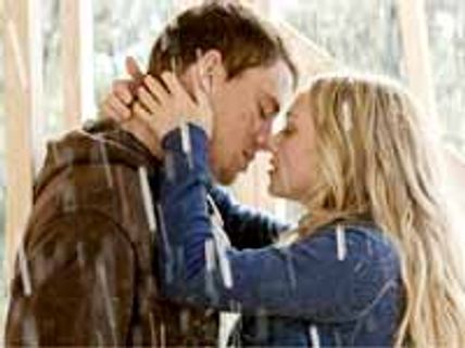 అవతార్ ను వెనక్కు నెట్టిన రొమాంటిక్ సినిమా..!!