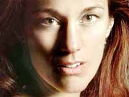 భారతీయుల కోసం గొంతు సవరించుకోనున్న హాలీవుడ్ సింగర్..!!