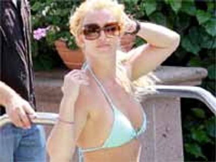 వివాదాల రాణి ఇప్పుడు బిజీబిజీ..!!