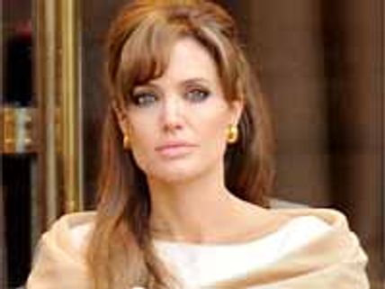 ఆమె ప్రపంచ సుందరేంటండీ బాబూ..పేషెంట్ లాగా ఉంటేనూ...!!