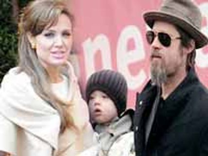 భార్య సినిమాలతో... భర్త ఇంటి పనులతో బిజీ బిజీ..