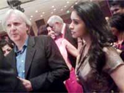 జోక్ ఆఫ్ ది బాలీవుడ్: జేమ్స్ కామెరూన్ తో అసిన్ సినిమా