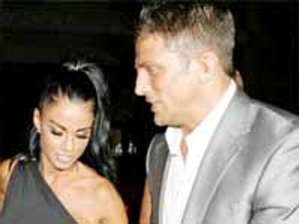 నైట్ క్లబ్ లో లేట్ నైట్ లో అల్లరిపాలయింది